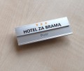 Identyfikator aluminium 70x25 mm MIRA z wymienną karteczką druk kolor id: 954 1