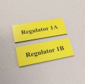 tabliczka-regulator-opisowa-z-laminatu-8x3cm-grawerowana-zolta-1.jpg