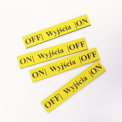 tabliczka-opisowa-wejscie-8x1,5cm-laminat-grawerowana-1.jpg