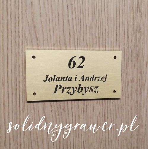 tabliczka-mosiezna-20x10cm-z numerem-i-nazwiskiem-grawerowana-solidnygrawer-1.jpg