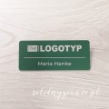 identyfikator-osobowy-z-logo-firmowym-aluminium-anodowane-zielony-dla-lekarza-grawer-laserowy-solidnygrawer-4c.jpg
