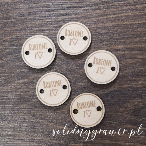 kolko-ze-sklejki-drewno-metka-robione-z-sercem-handmade-solidnygrawer-1.jpg