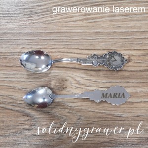 Grawer laserem dwustronny na łyżeczce na chrzciny 