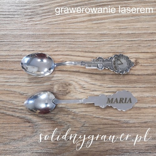 grawer-laserowy-na-lyzeczce-chrzest-urodziny-dwustronny-solidnygrawer-2.jpg
