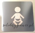 Tablica stalowa szczotkowana 600x600 mm z wyciętą sylwetką niemowlęcia – symbol pokoju matki z dzieckiem