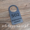 brelok-laminat-8x4cm-apartament-grawerowany-srebrny-solidnygrawer-2.jpg