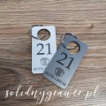 prostokatny-brelok-hotel-8x4cm-grawer-duzy-otwor-srebrny-solidnygrawer-3.jpg