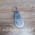 zawieszka-do-kluczy-laminat-grawerski-3x5cm-lezka-srebrna-grawer-solidnygrawer-2.jpg