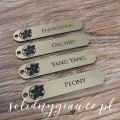 zawieszka-z-laminatu-zlotego-8x2cm-grawerowana-zapach-solidnygrawer-3.jpg